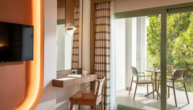 Deluxe Kısmi Deniz Manzaralı Aile Odası görsel 2